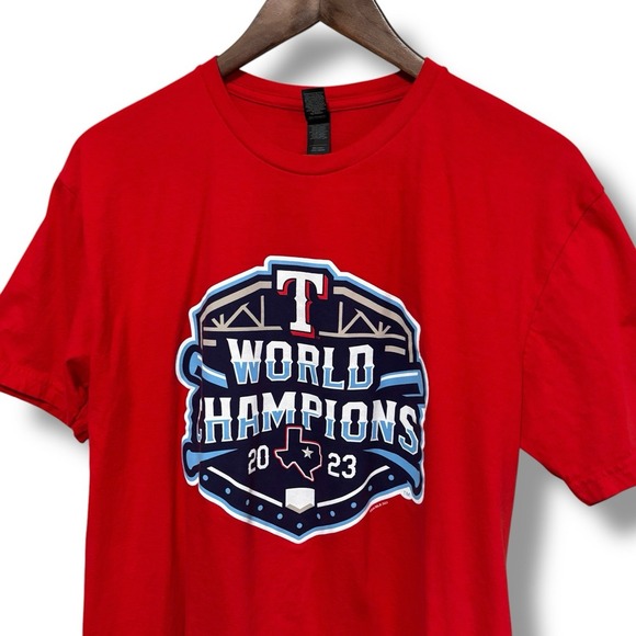 Texas Rangers Unisex 2023 World Champions Graphic T Shirt Red Slim Fit L 19.5x28 - Picture 3 of 5